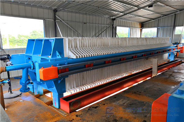 選擇壓濾機(jī)板框的材質(zhì)，看看廠家是怎么做的