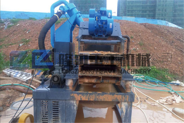 隆中重工時(shí)產(chǎn)脫水200方的礦山帶式污泥壓濾機(jī)，效益C乎你想象