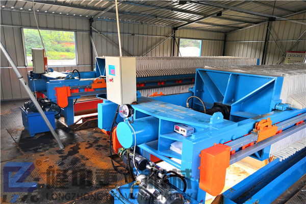 污泥壓濾機(jī)種類(lèi)多，全套設(shè)備有哪些？