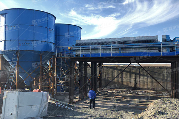 怎樣控制污泥脫水機的處理量，讓污泥脫水設(shè)備達到效果