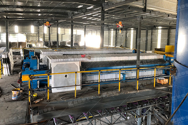 帶式壓濾機(jī)污泥脫水濾布粘泥了，怎么辦？