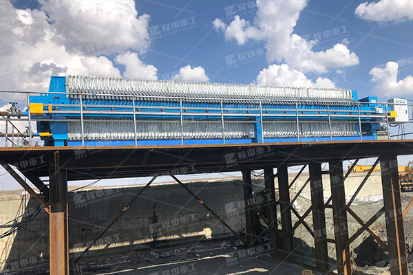 污泥壓濾機(jī)出料渾濁怎么辦？四招可以很好的解決這個問題