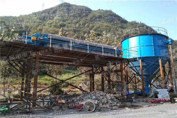 廂式隔膜壓濾機(jī)濾室為什么會(huì)出現(xiàn)泄漏？有什么解決辦法？